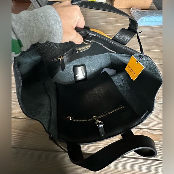 🎸VALENTINO BY MARIO VALENTINO 🎸🔥NWT🔥Sophie Medallion Leather Tote Bag - Picture 10 of 15